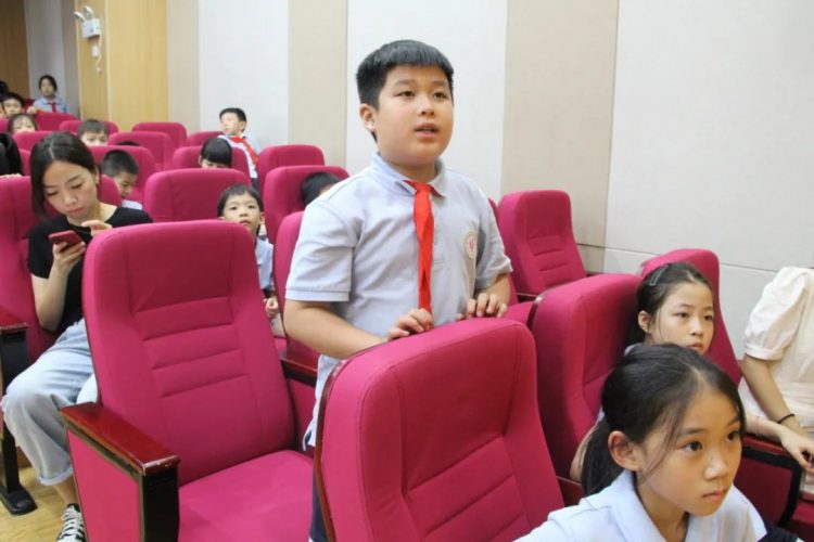 急救知识进校园 守护生命“救”在身边 急救知识进校园 守护生命“救”在身边