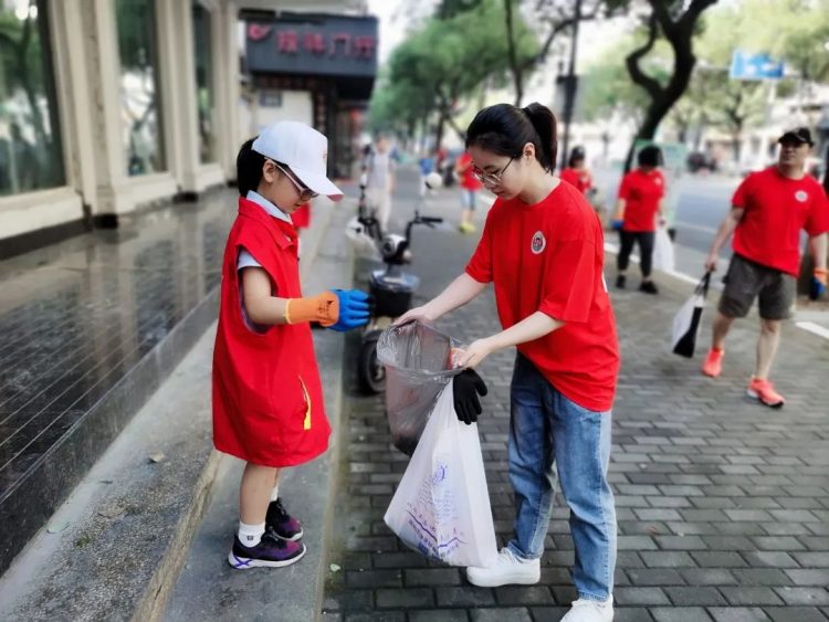 成长路上 有爱同行—— 小π队国庆公益系列活动 成长路上 有爱同行—— 小π队国庆公益系列活动