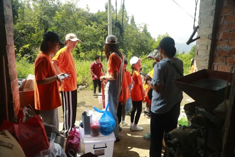 成长路上 有爱同行—— 小π队国庆公益系列活动 成长路上 有爱同行—— 小π队国庆公益系列活动