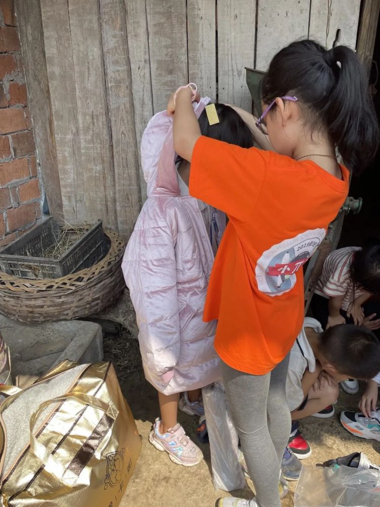 成长路上 有爱同行—— 小π队国庆公益系列活动 成长路上 有爱同行—— 小π队国庆公益系列活动