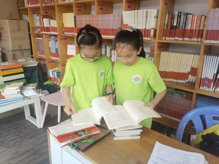 成长路上 有爱同行—— 小π队国庆公益系列活动 成长路上 有爱同行—— 小π队国庆公益系列活动