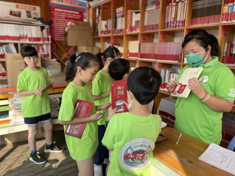 成长路上 有爱同行—— 小π队国庆公益系列活动 成长路上 有爱同行—— 小π队国庆公益系列活动