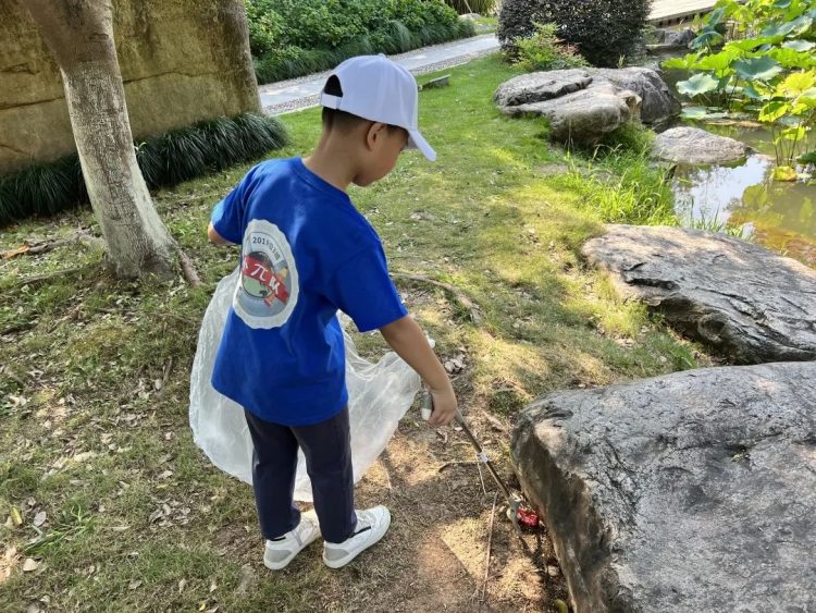 成长路上 有爱同行—— 小π队国庆公益系列活动 成长路上 有爱同行—— 小π队国庆公益系列活动