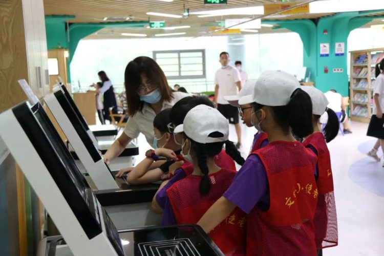 成长路上 有爱同行—— 小π队国庆公益系列活动 成长路上 有爱同行—— 小π队国庆公益系列活动