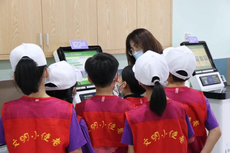 成长路上 有爱同行—— 小π队国庆公益系列活动 成长路上 有爱同行—— 小π队国庆公益系列活动