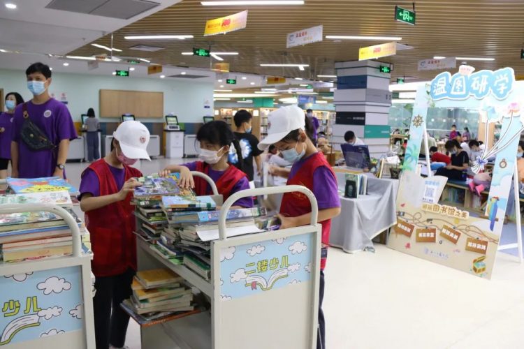 成长路上 有爱同行—— 小π队国庆公益系列活动 成长路上 有爱同行—— 小π队国庆公益系列活动