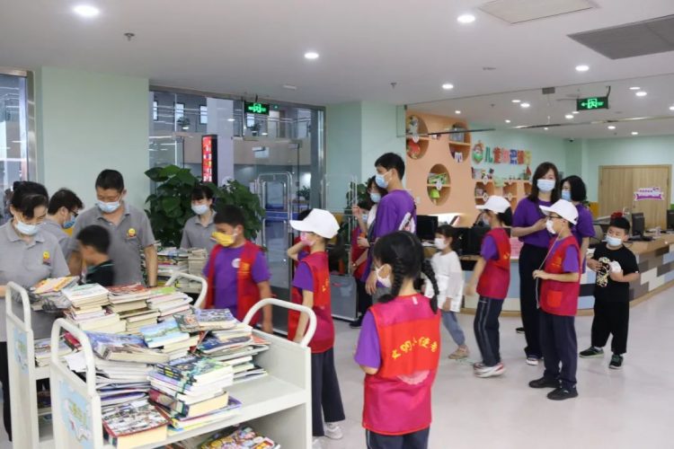 成长路上 有爱同行—— 小π队国庆公益系列活动 成长路上 有爱同行—— 小π队国庆公益系列活动