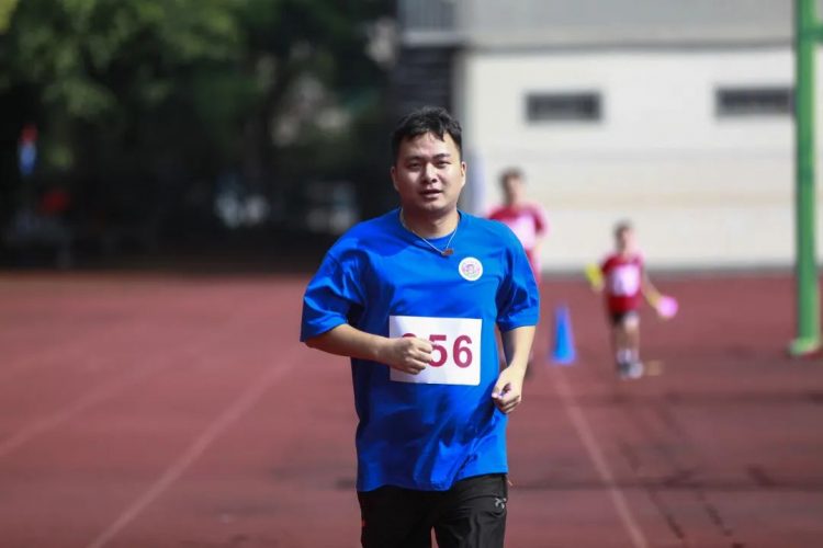 爸妈齐努力,成长更给力 爸妈齐努力,成长更给力