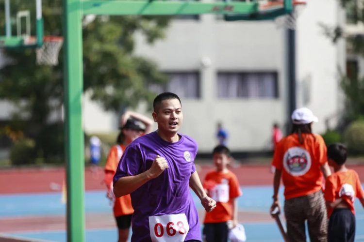 爸妈齐努力,成长更给力 爸妈齐努力,成长更给力