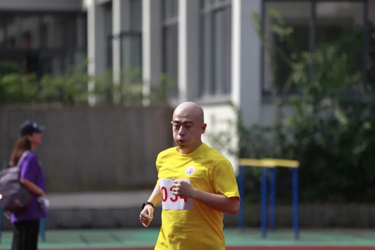 爸妈齐努力,成长更给力 爸妈齐努力,成长更给力