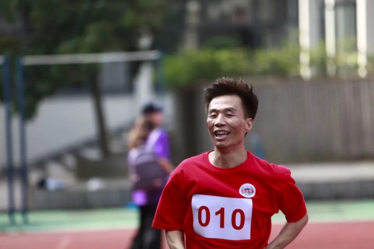 爸妈齐努力,成长更给力 爸妈齐努力,成长更给力