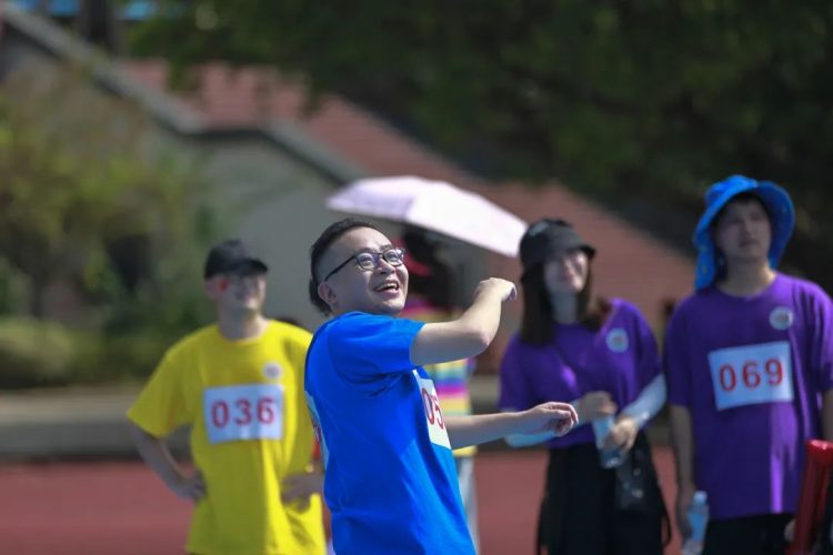 爸妈齐努力,成长更给力 爸妈齐努力,成长更给力