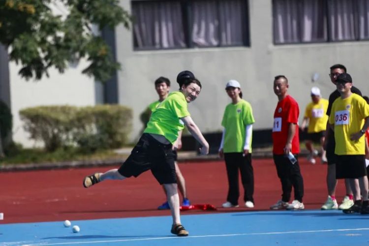 爸妈齐努力,成长更给力 爸妈齐努力,成长更给力