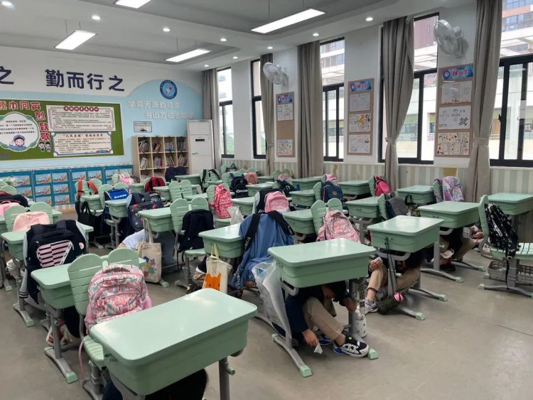 反恐防暴，安全守护——温大附小反恐防暴演习