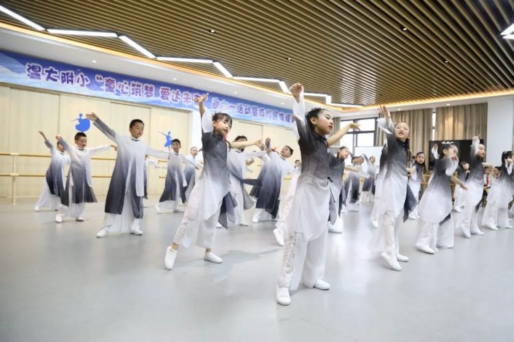 童心筑梦，爱达未来——温大附小民族操、校歌合唱比赛